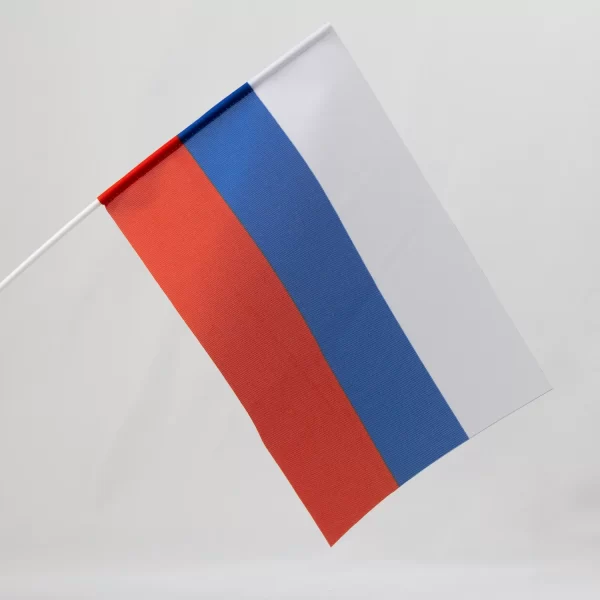 Флажок России (РФ) 15х22 см на пластиковой трубочке
