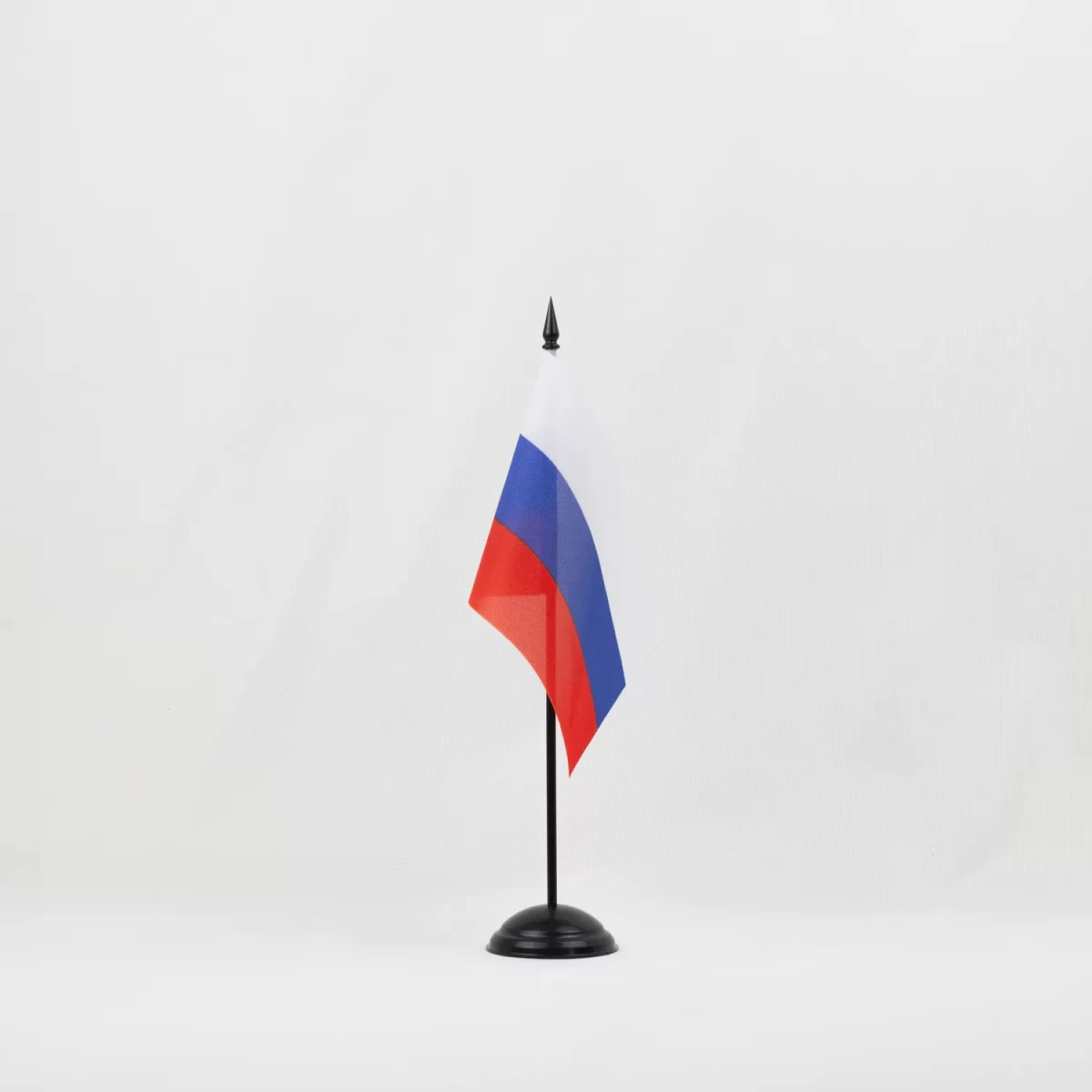 Настольный флаг России (РФ) 12х18 см на пластиковой подставке
