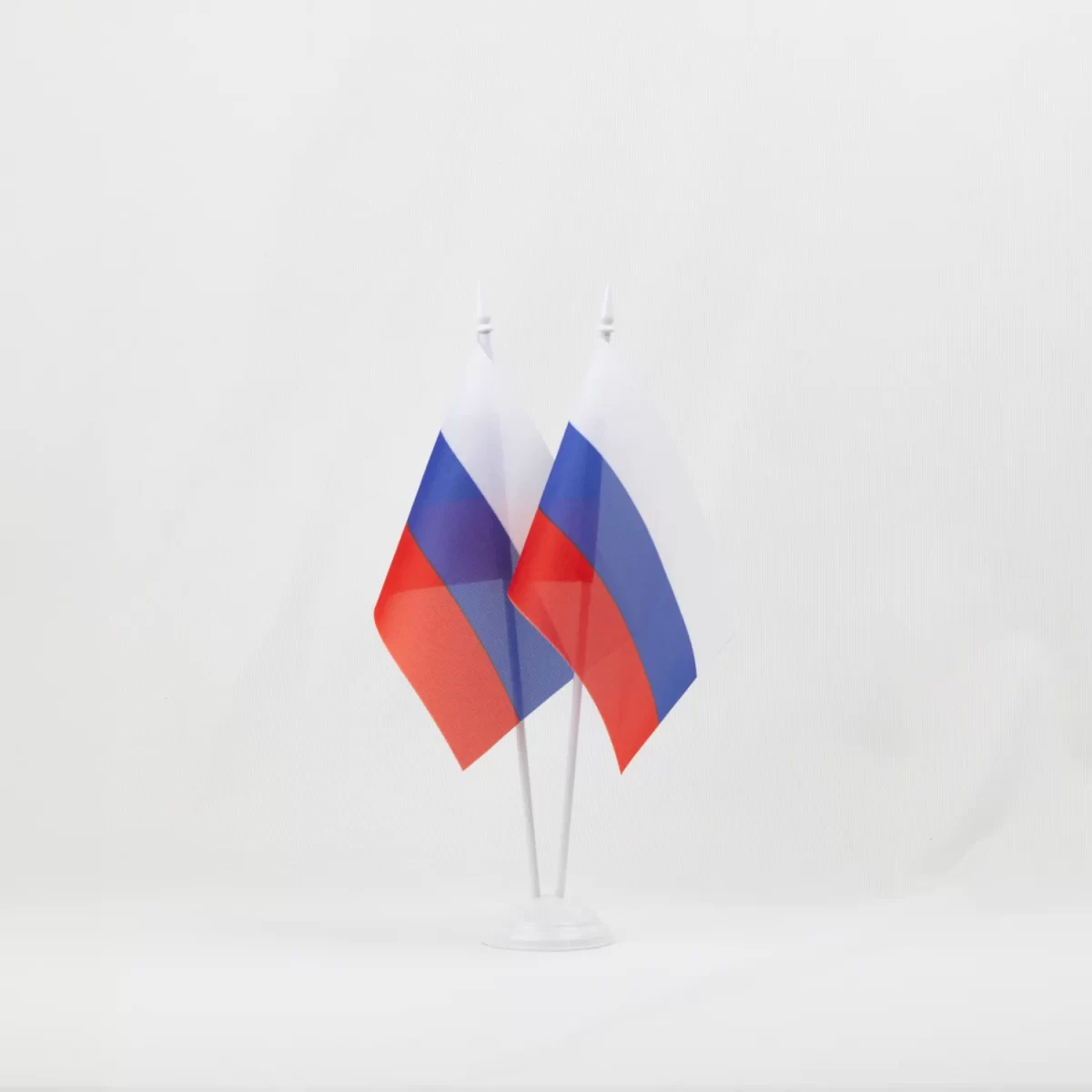 Настольный флаг России (РФ) 12х18 см на пластиковой подставке