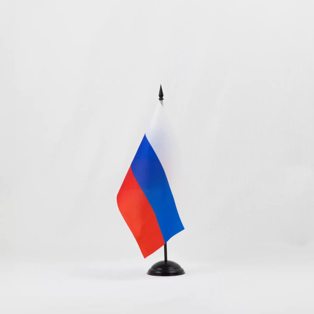 Настольный флаг России (РФ) 15х22 см Атлас односторонний