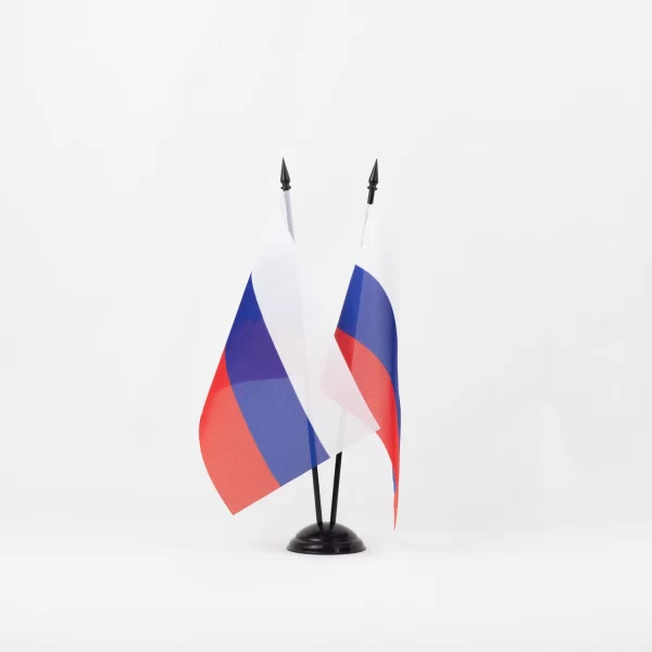Настольный флаг России (РФ) 15х22 см на пластиковой подставке
