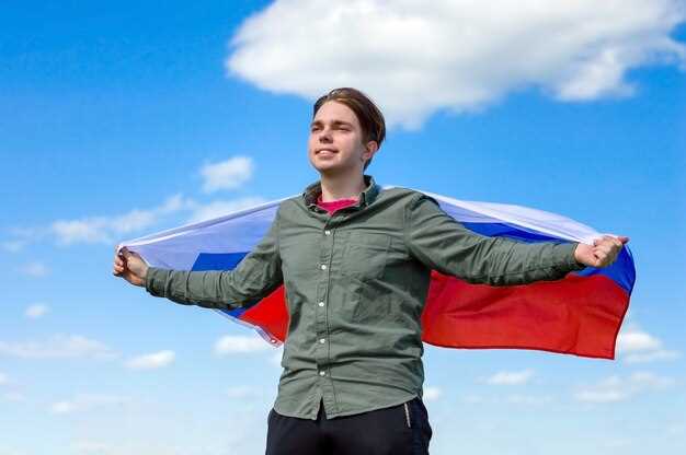 Первое использование трёхцветного полотна в России